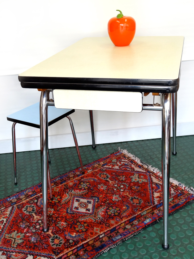 Table Formica Vintage
